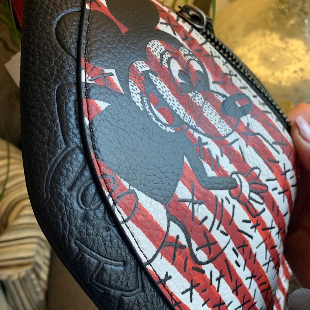 Authentic COACH Pebbled leather Mickey mousse Keith Disney 2 zips belt bag - Picture 10 of 16